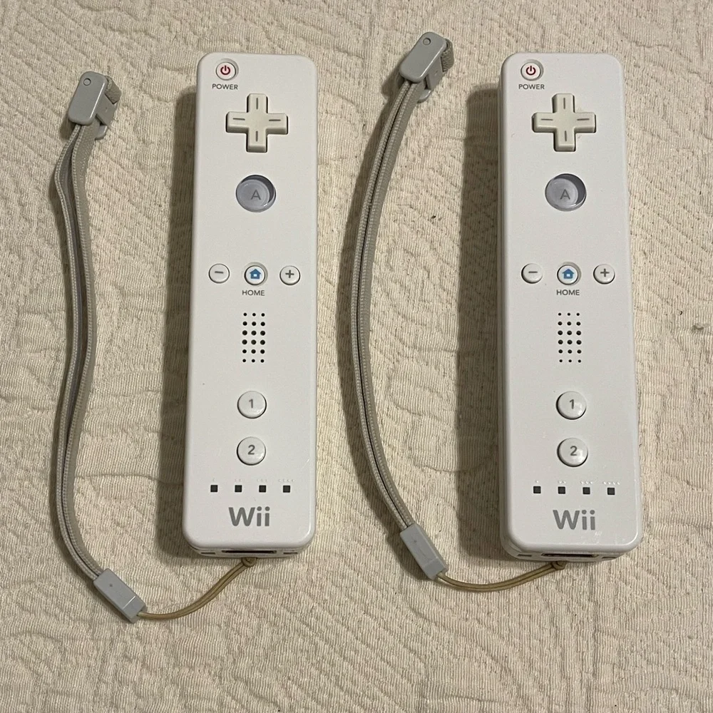 Huge WiiU Console Bundle W/ Gamepad, Controllers, Mario Kart 8 Kit, 16 Games ++